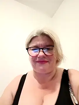 Diana 49 online show from 04-12-26, 07:33