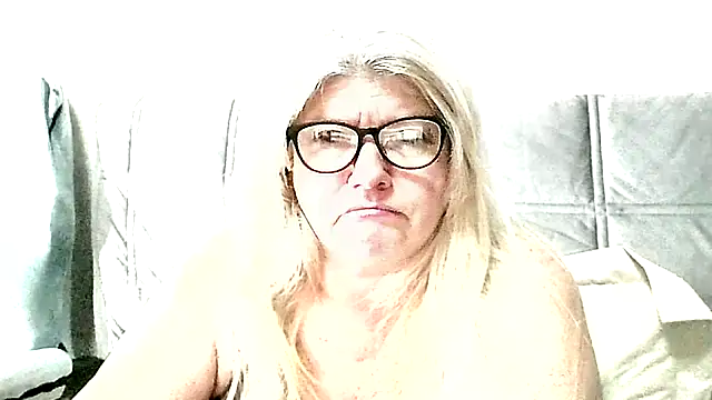 Diana 49 online show from 04-24-26, 02:46