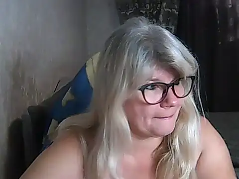 Snapshot of Diana_49 chatting on 10-18-25, 09:22 Diana 49 online show from 10-18-25, 09:22