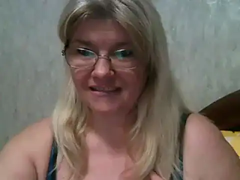 Snapshot of Diana_49 chatting on 03-17-25, 01:08 Diana 49 online show from 03-17-25, 01:08