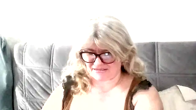 Diana 49 online show from 03-30-26, 01:45