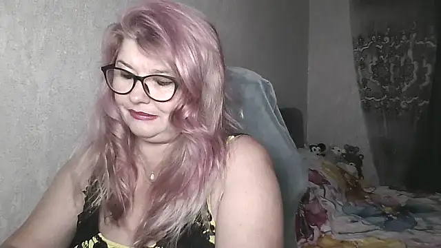 Snapshot of Diana_49 chatting on 07-08-26, 08:26 Diana 49 online show from 07-08-26, 08:26