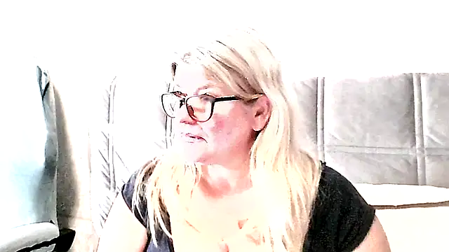 Diana 49 online show from 04-22-26, 07:42