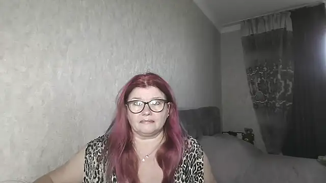 Snapshot of Diana_49 chatting on 06-13-26, 06:44 Diana 49 online show from 06-13-26, 06:44