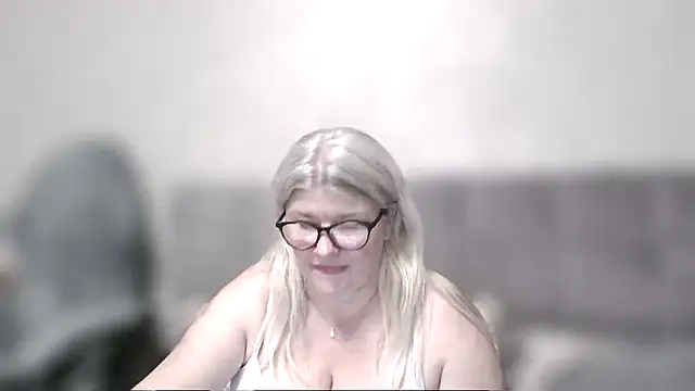 Diana 49 online show from 05-04-26, 01:47