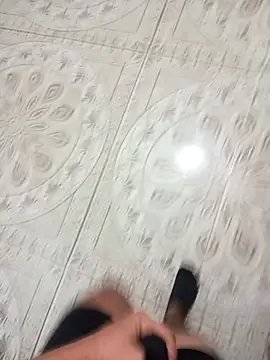 Chocolatinajet online show from 11-28-25, 01:06