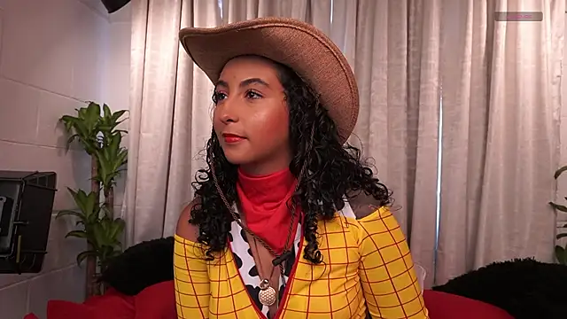 agatha collins  online show from 10-28-25, 07:24