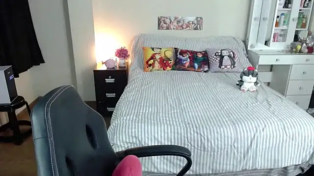 Snapshot of kittykat18x chatting on 02-02-26, 11:04 kittykat18x online show from 02-02-26, 11:04