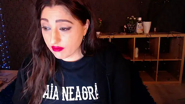 Snapshot of RebeccaStone chatting on 02-05-25, 12:42 RebeccaStone online show from 02-05-25, 12:42