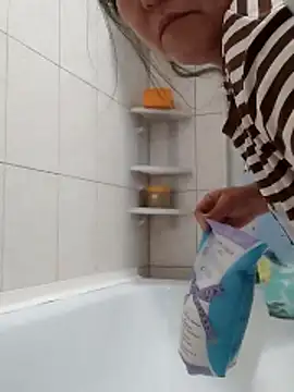 Zulfiya Bruce online show from 11-01-25, 06:13