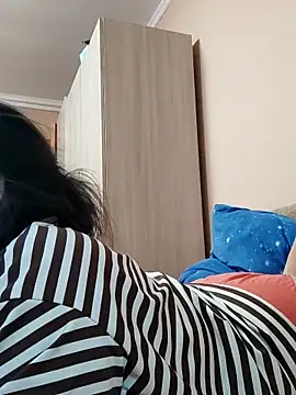 Zulfiya Bruce online show from 10-27-25, 09:54