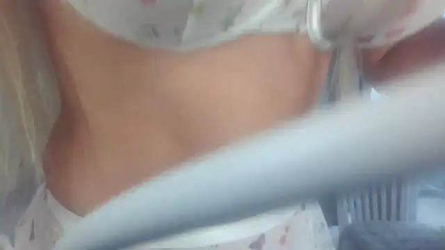 Snapshot of Roshana16 chatting on 09-28-25, 02:24 Roshana16 online show from 09-28-25, 02:24