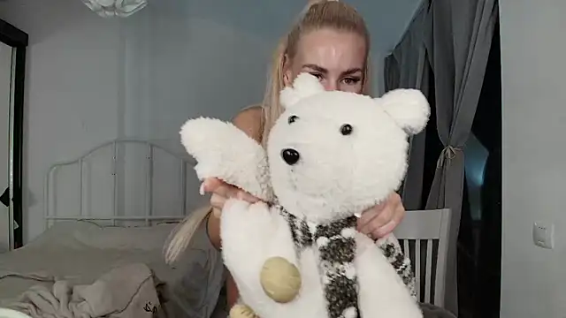 Roshana16 online show from 11-22-25, 09:02