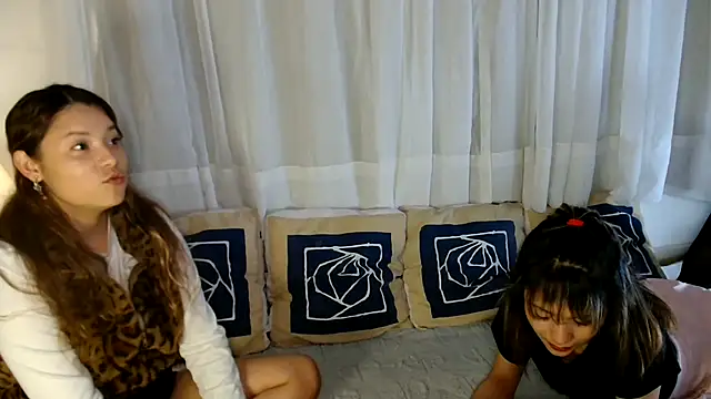3littleschoolteens online show from 07-05-26, 02:16