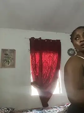 Snapshot of Deezdivine chatting on 03-08-26, 10:13 Deezdivine online show from 03-08-26, 10:13