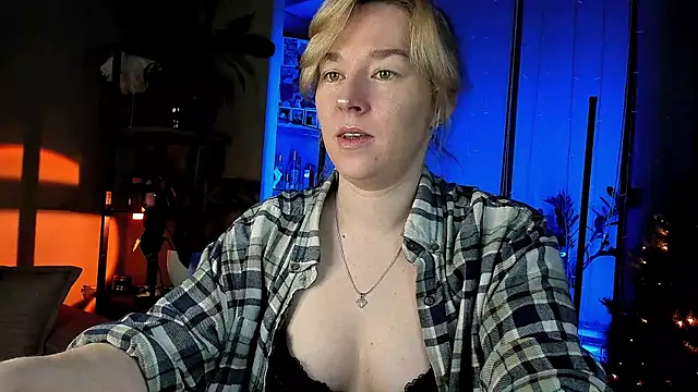 Snapshot of 5_in_one chatting on 01-13-25, 04:39 5 in one online show from 01-13-25, 04:39