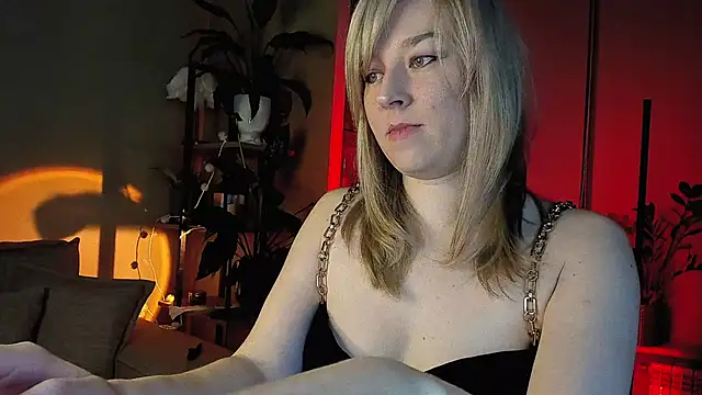 Snapshot of 5_in_one chatting on 12-17-24, 04:56 5 in one online show from 12-17-24, 04:56