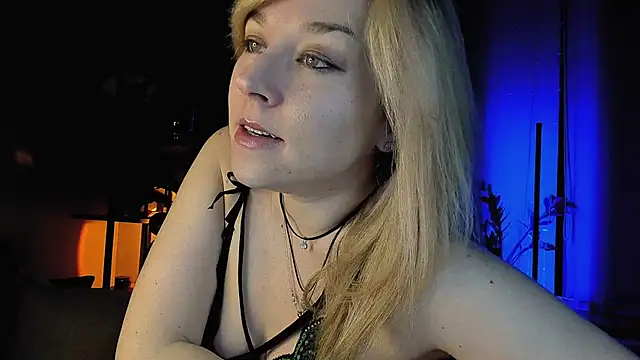 Snapshot of 5_in_one chatting on 02-21-25, 04:18 5 in one online show from 02-21-25, 04:18
