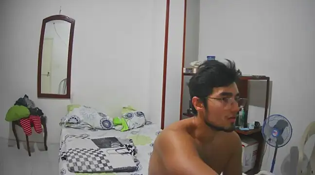 Snapshot of lechero226 chatting on 03-12-25, 04:30 lechero226 online show from 03-12-25, 04:30