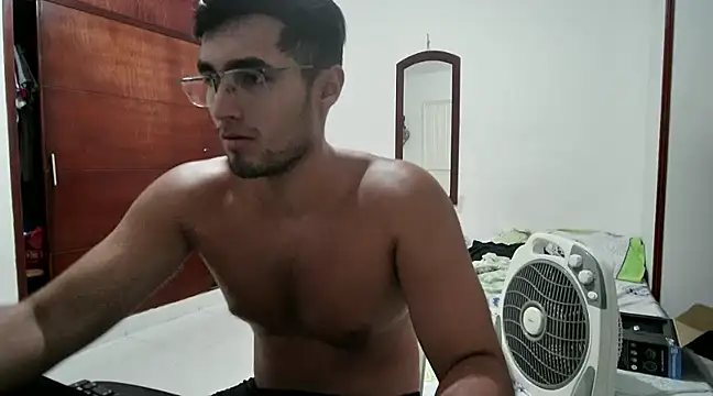 Snapshot of lechero226 chatting on 12-31-24, 04:27 lechero226 online show from 12-31-24, 04:27