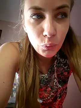 Snapshot of Keli_Jessi chatting on 04-07-26, 08:10 Keli Jessi online show from 04-07-26, 08:10