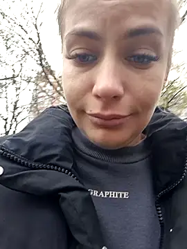 Keli Jessi online show from 11-19-25, 01:33