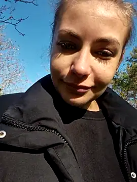 Keli Jessi online show from 11-14-25, 09:46