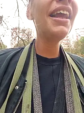 Snapshot of Keli_Jessi chatting on 09-10-25, 01:43 Keli Jessi online show from 09-10-25, 01:43