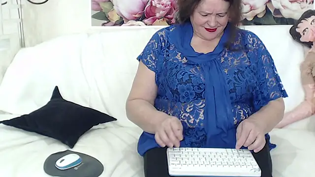Snapshot of FlaviaSquirts chatting on 02-15-25, 11:28 FlaviaSquirts online show from 02-15-25, 11:28