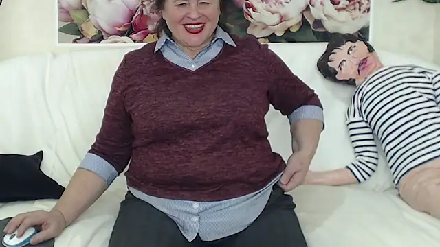 Snapshot of FlaviaSquirts chatting on 02-25-25, 02:48 FlaviaSquirts online show from 02-25-25, 02:48