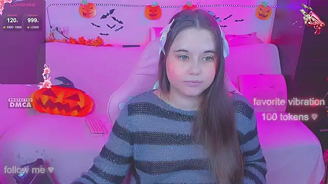 Snapshot of Lolisuccub chatting on 10-13-25, 06:42 Lolisuccub online show from 10-13-25, 06:42