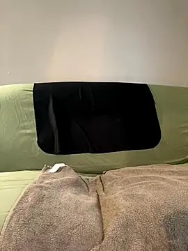 BruceIsHorny  online show from 09-26-25, 04:25