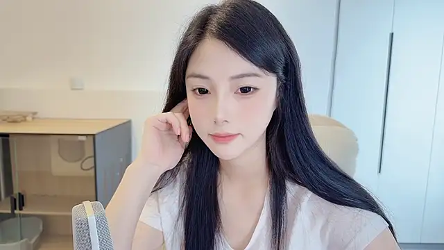 Snapshot of HaagenDazs_ chatting on 06-25-26, 04:10 HaagenDazs online show from 06-25-26, 04:10