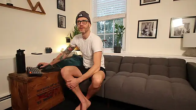 Snapshot of BradBronton chatting on 01-18-26, 01:14 BradBronton online show from 01-18-26, 01:14