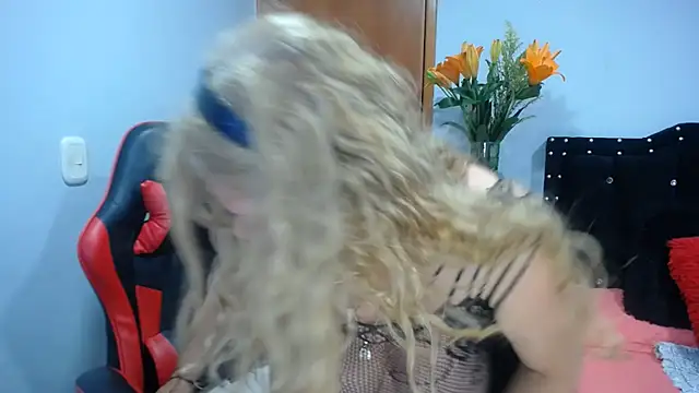 Ursulawhite69 online show from 06-25-26, 01:47