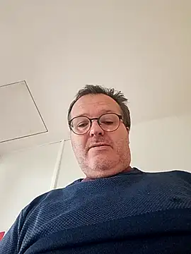 mike9473 online show from 09-26-25, 08:21