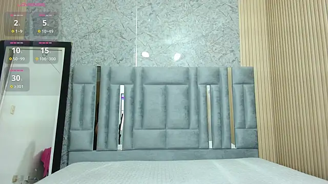 Snapshot of veronicaroose_ chatting on 01-18-26, 12:19 veronicaroose online show from 01-18-26, 12:19