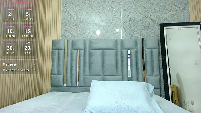 Snapshot of veronicaroose_ chatting on 02-18-26, 12:56 veronicaroose online show from 02-18-26, 12:56