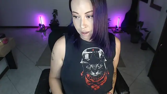 charlottezoe15 online show from 05-17-26, 10:37