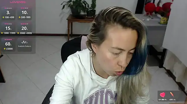 charlottezoe15 online show from 03-23-25, 02:59