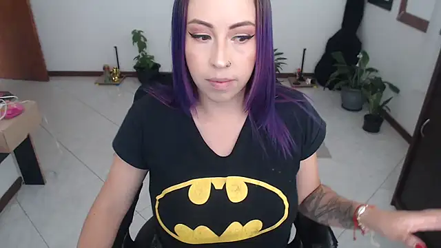 charlottezoe15 online show from 05-26-26, 07:23