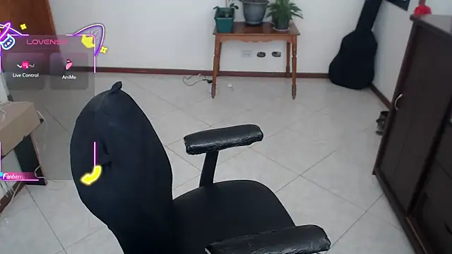 charlottezoe15 online show from 11-13-25, 05:39