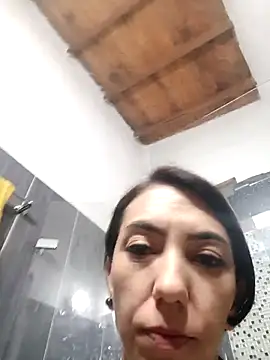 LunaZambrano online show from 04-10-26, 03:46