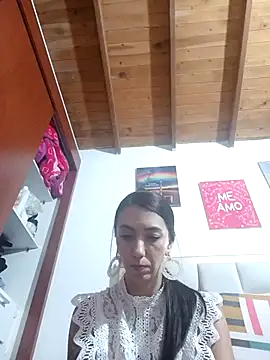 LunaZambrano online show from 04-05-26, 08:26