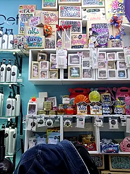 LunaZambrano online show from 10-28-25, 05:45