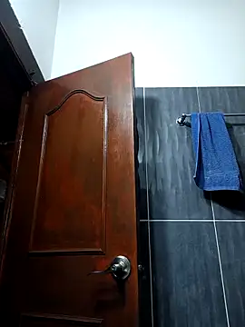 LunaZambrano online show from 11-04-25, 01:15