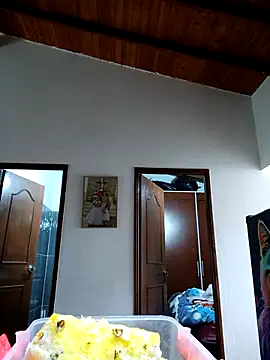 LunaZambrano online show from 10-30-25, 02:36