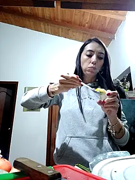 LunaZambrano online show from 01-14-26, 01:42