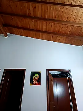 Snapshot of LunaZambrano chatting on 03-19-25, 03:08 LunaZambrano online show from 03-19-25, 03:08