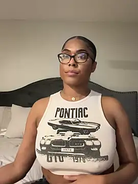 CandyLuxxxx online show from 03-19-25, 06:57